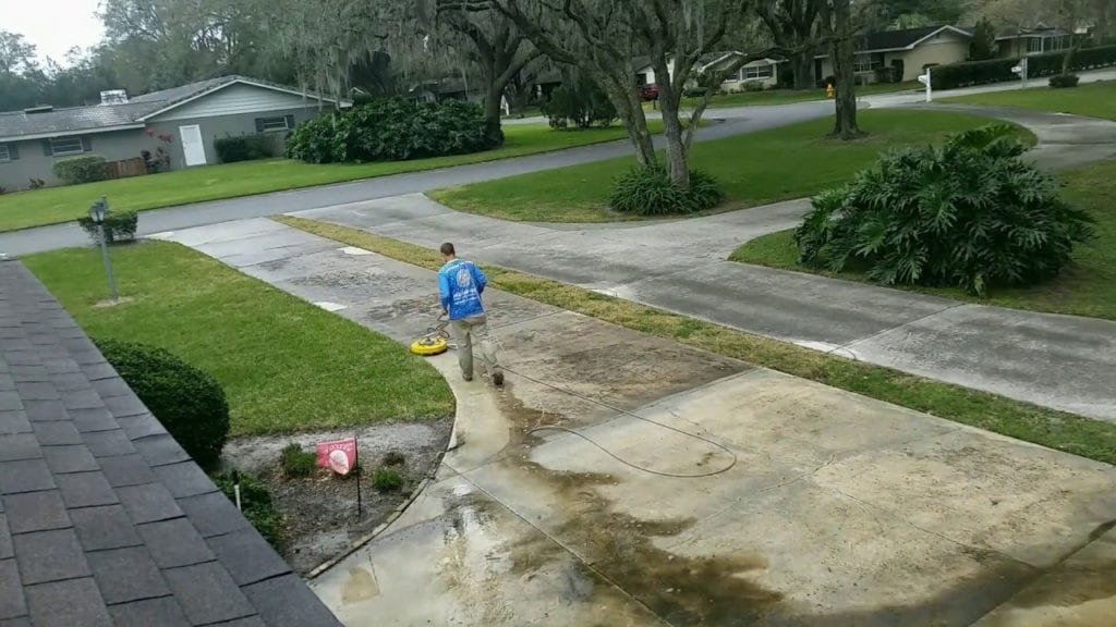 A proper driveway cleaning can set a house apart from the rest of the neighborhood! It’s also the first thing that guests to your home will notice. Here in Florida, concrete surfaces quickly become black with mold and algae.