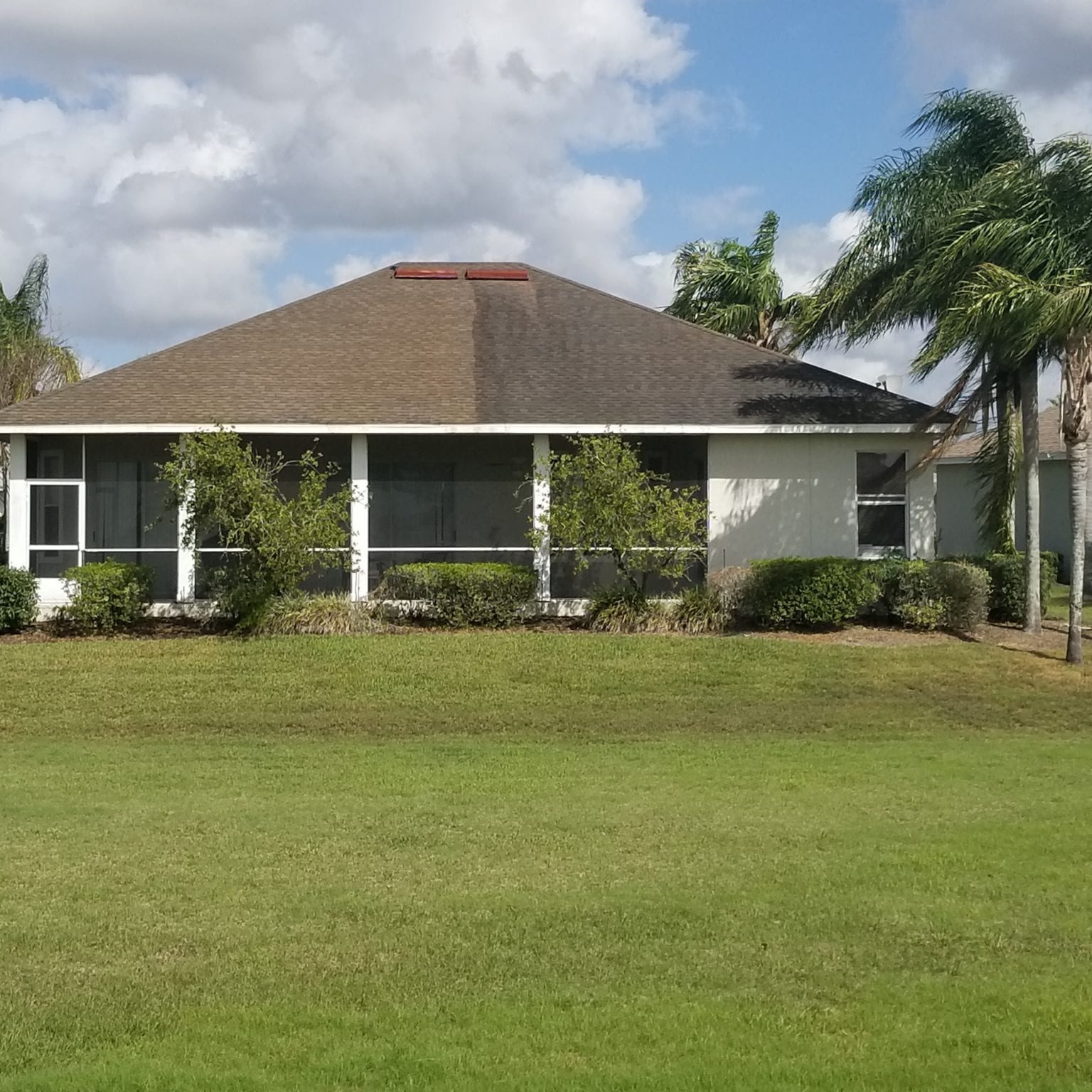 Roof cleaning in lakeland, fl